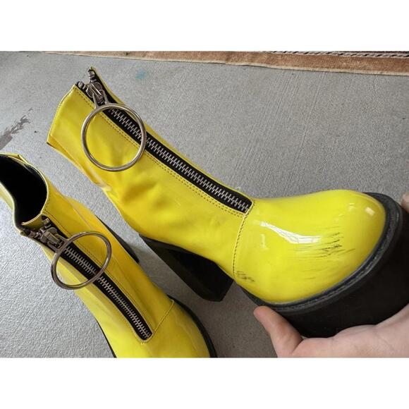 Doll Kills Current Mood Franky Platform Neon Yellow Patent Leather - Picture 4 of 9